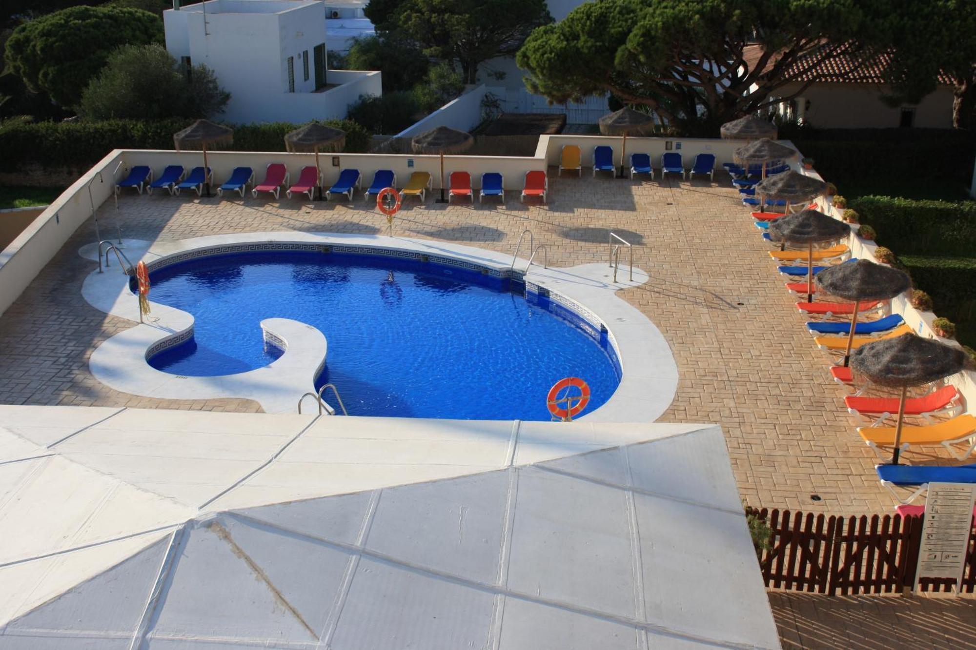 Apartamentos Turisticos Canos De Meca 로스 카뇨스 데 메카 외부 사진