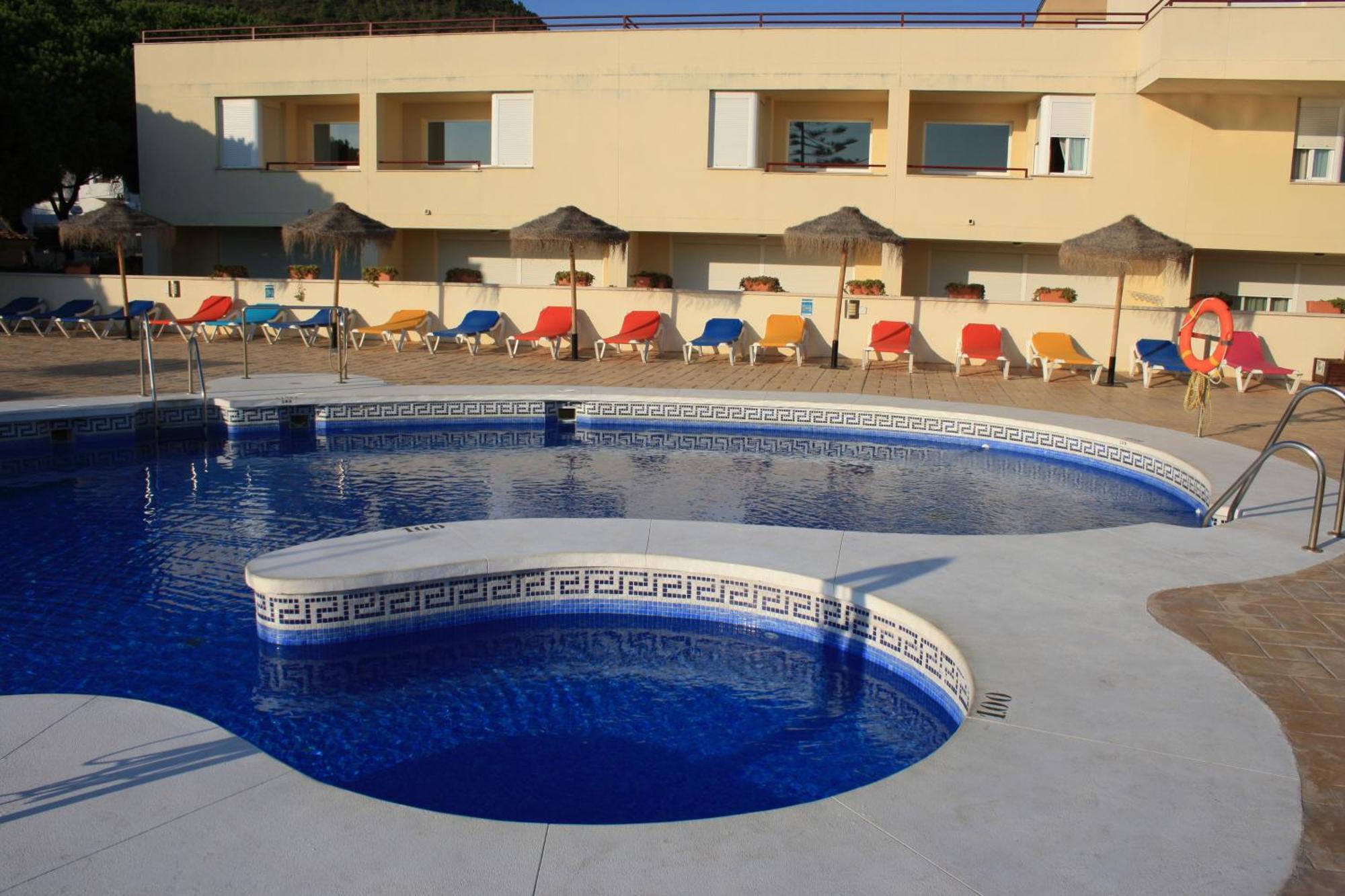 Apartamentos Turisticos Canos De Meca 로스 카뇨스 데 메카 외부 사진