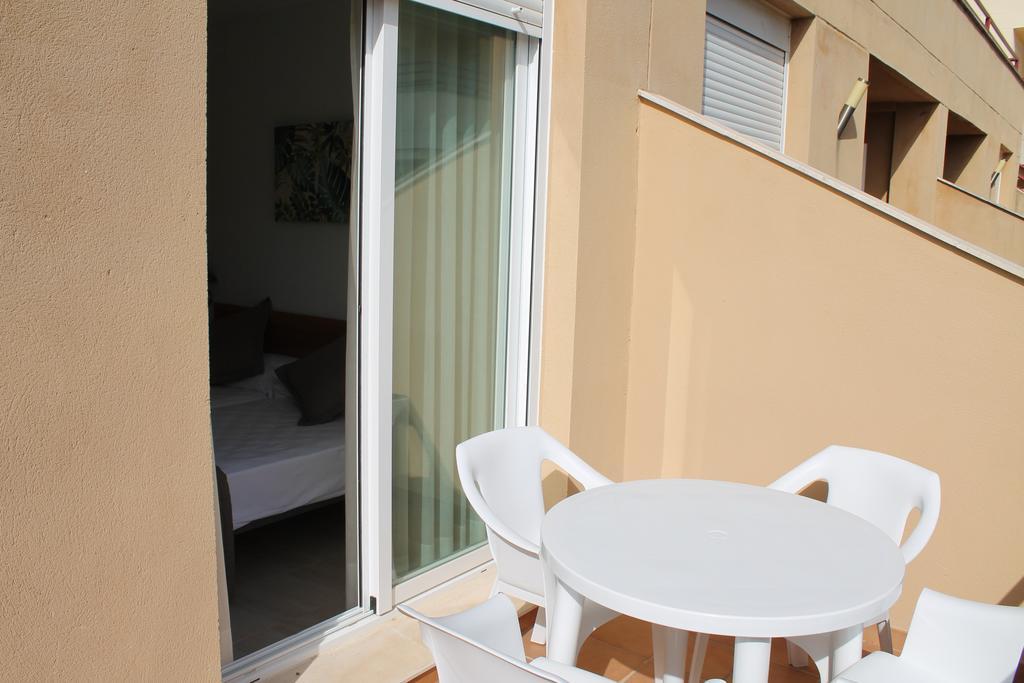 Apartamentos Turisticos Canos De Meca 로스 카뇨스 데 메카 외부 사진