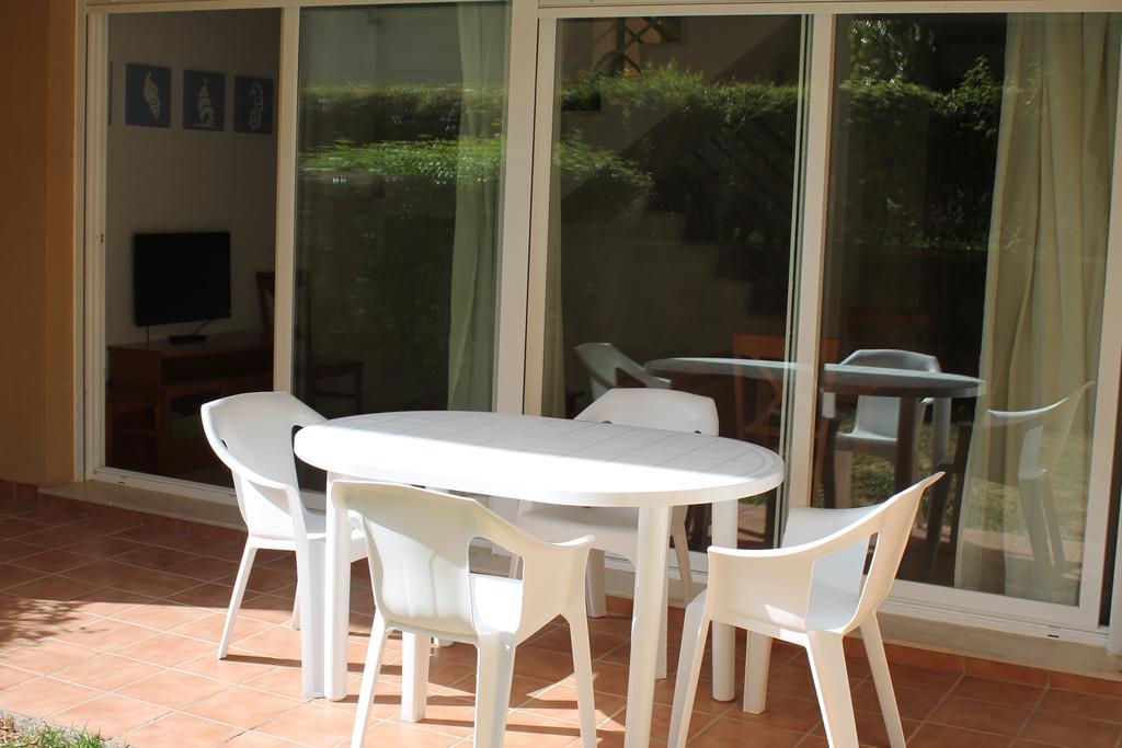Apartamentos Turisticos Canos De Meca 로스 카뇨스 데 메카 외부 사진
