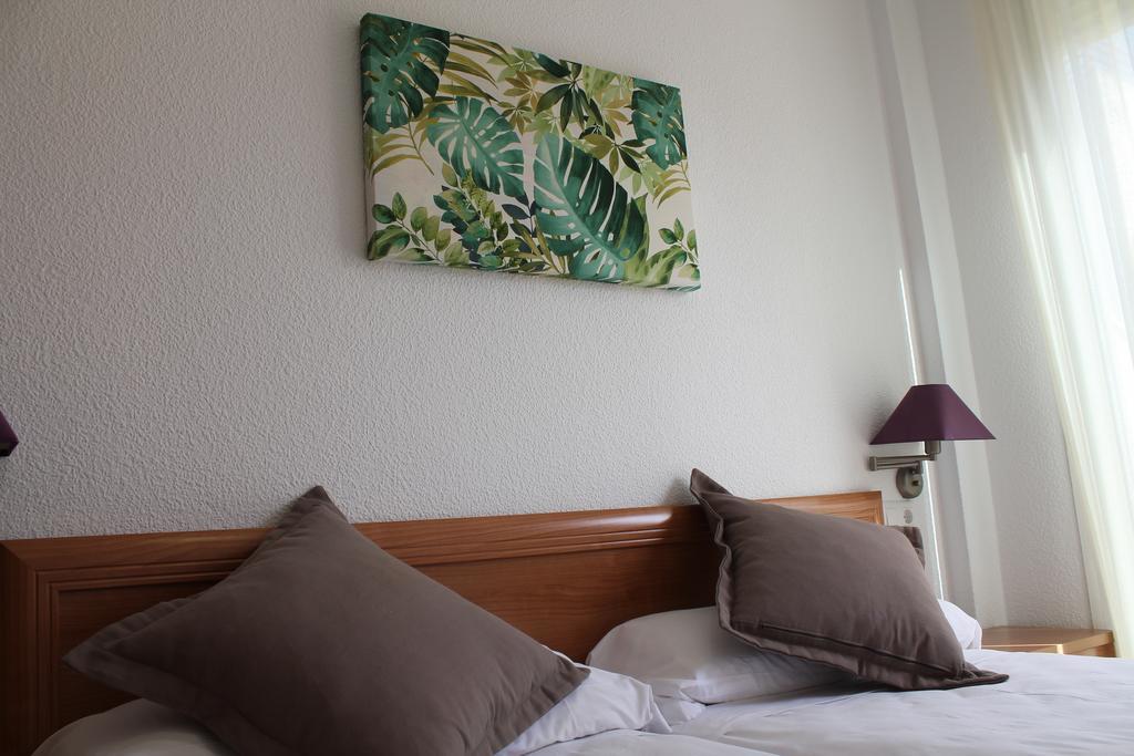 Apartamentos Turisticos Canos De Meca 로스 카뇨스 데 메카 외부 사진