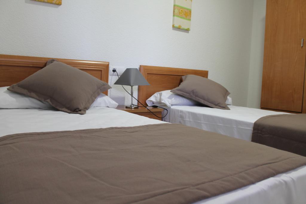 Apartamentos Turisticos Canos De Meca 로스 카뇨스 데 메카 외부 사진