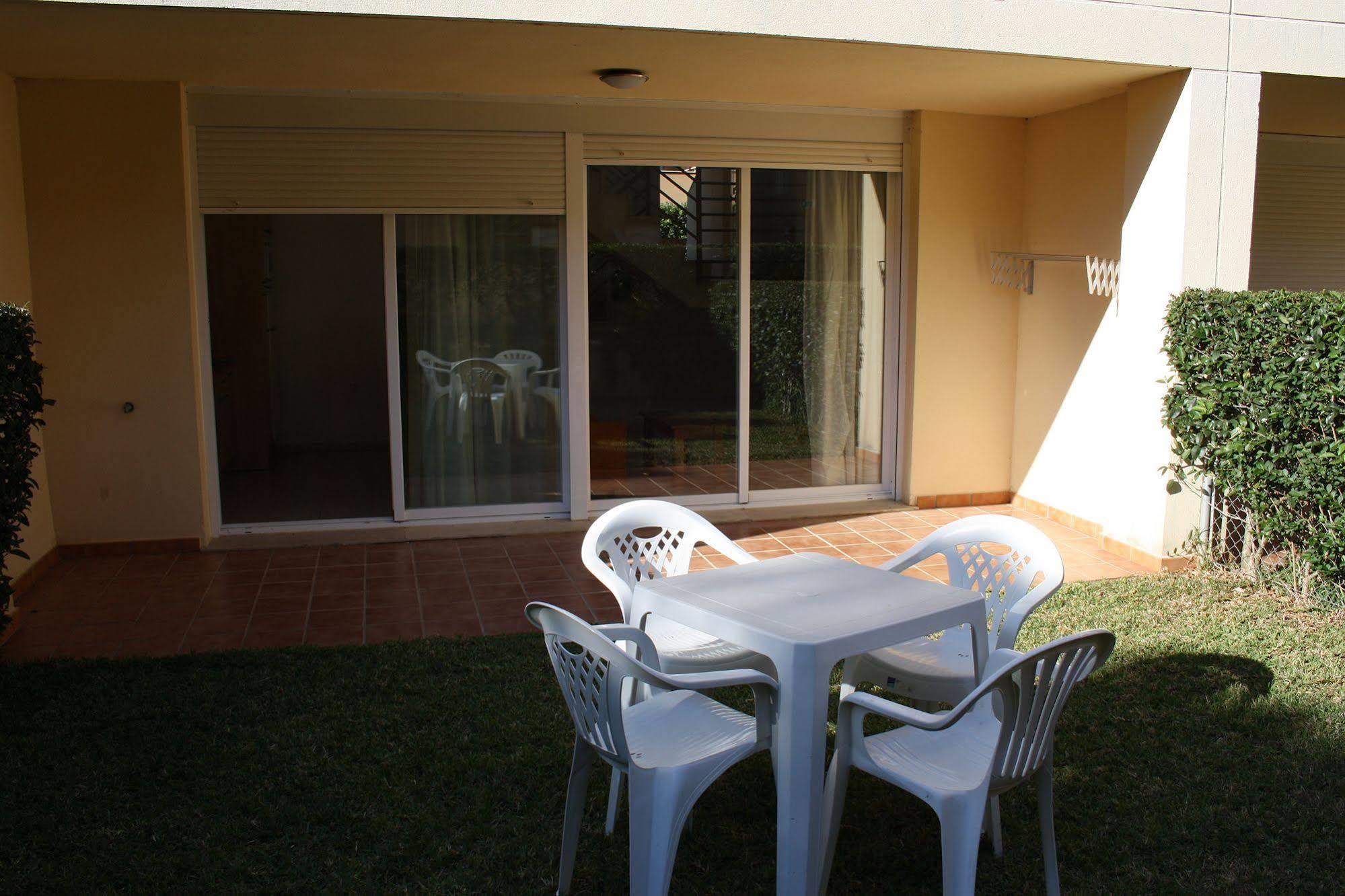 Apartamentos Turisticos Canos De Meca 로스 카뇨스 데 메카 외부 사진