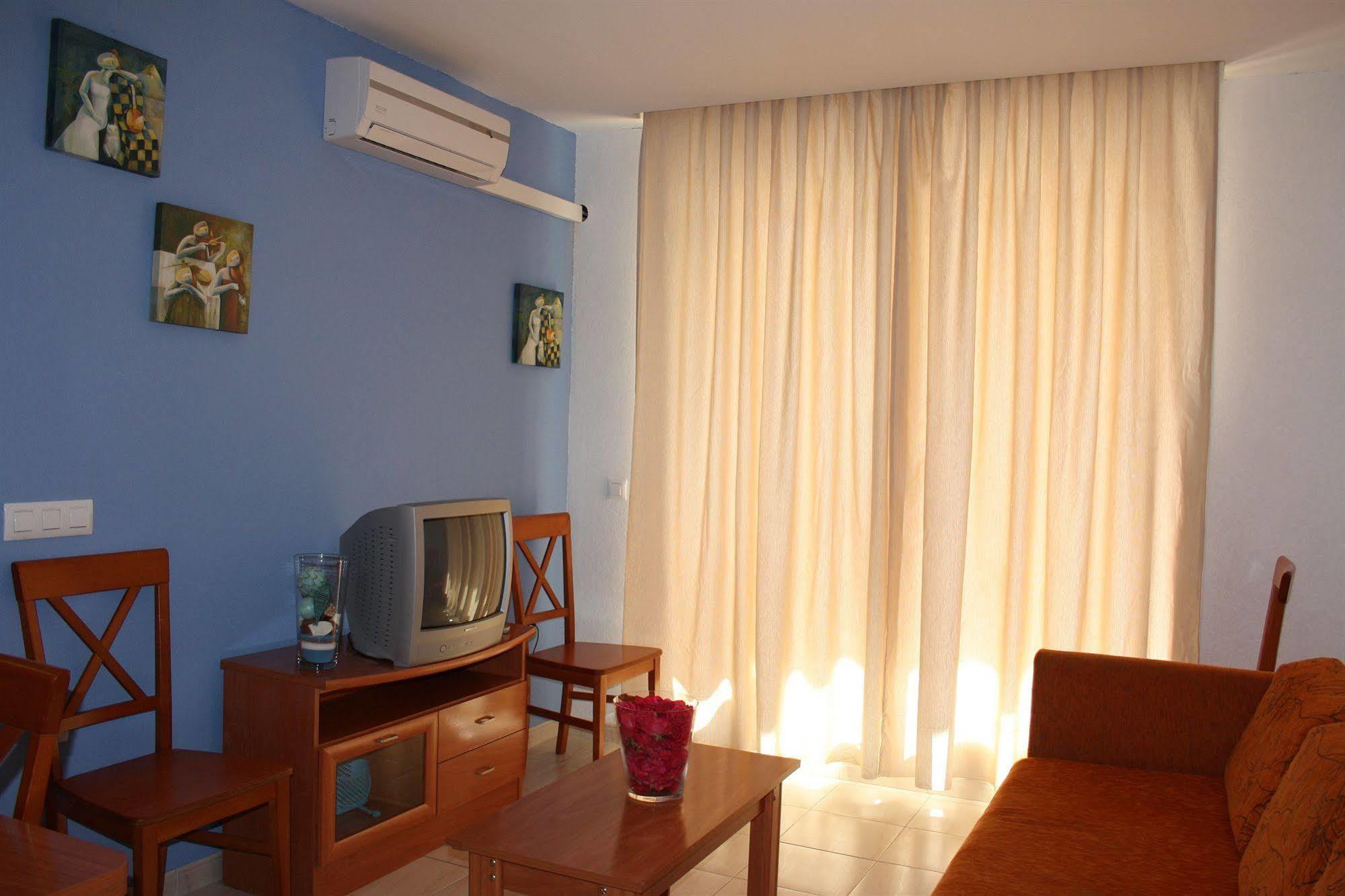 Apartamentos Turisticos Canos De Meca 로스 카뇨스 데 메카 외부 사진