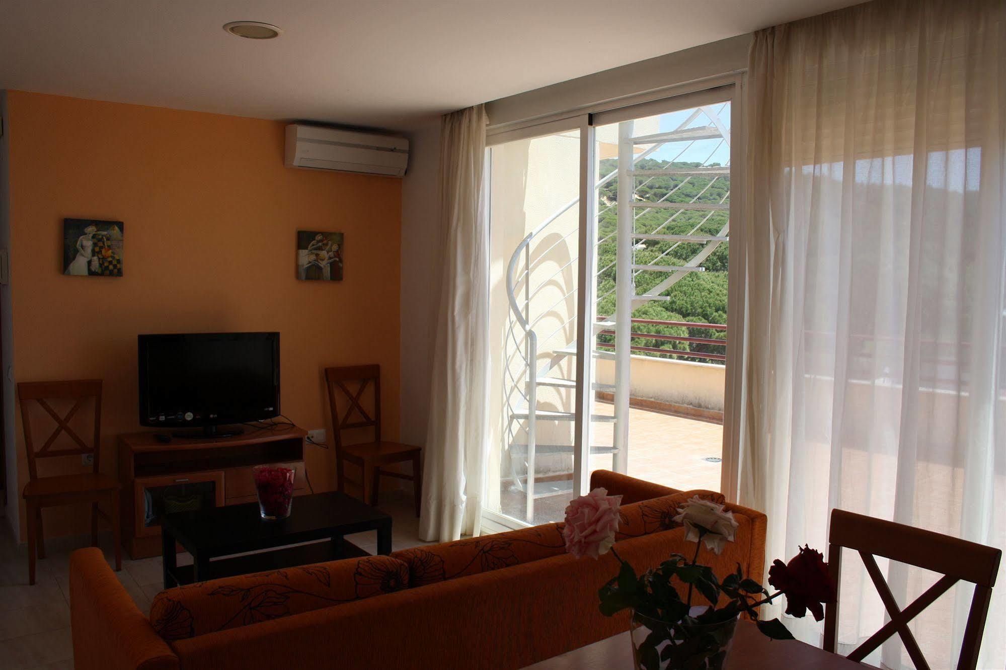Apartamentos Turisticos Canos De Meca 로스 카뇨스 데 메카 외부 사진