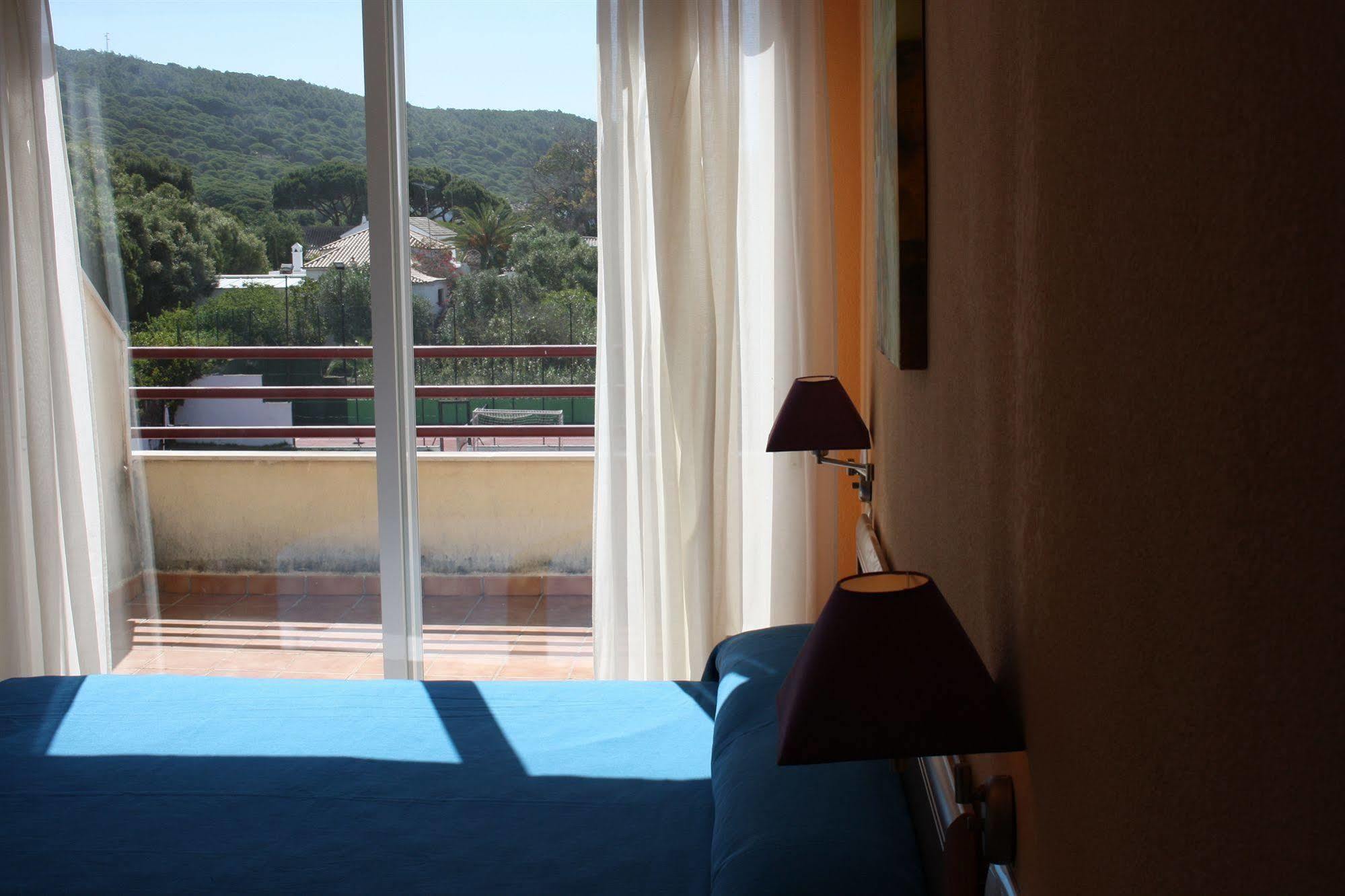 Apartamentos Turisticos Canos De Meca 로스 카뇨스 데 메카 외부 사진